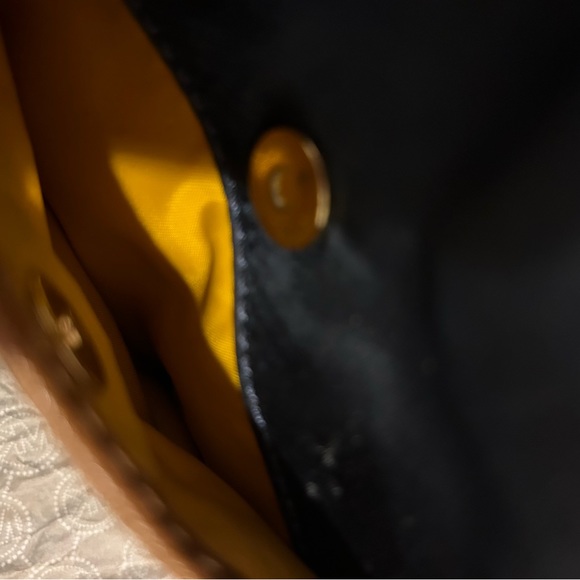 Pew-owned MK Michael Kors Navy blue small bag. - Picture 6 of 9